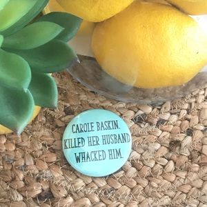 Perfect flare to elevate your style - pin-back buttons